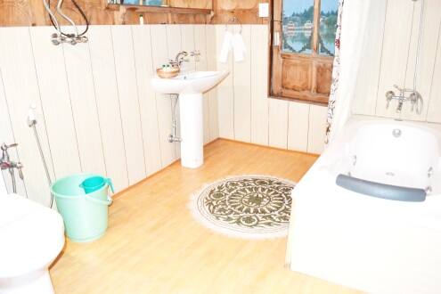 Royal Suites House Boat, Srinagar 3